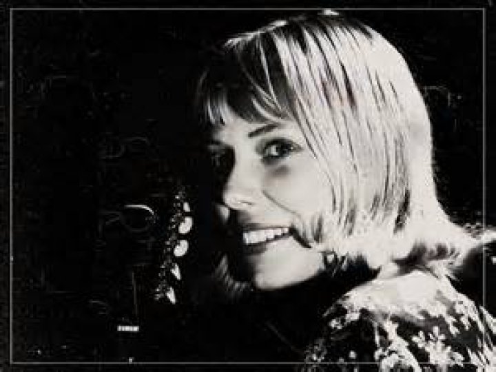 Did Joni Mitchel write the circle game?