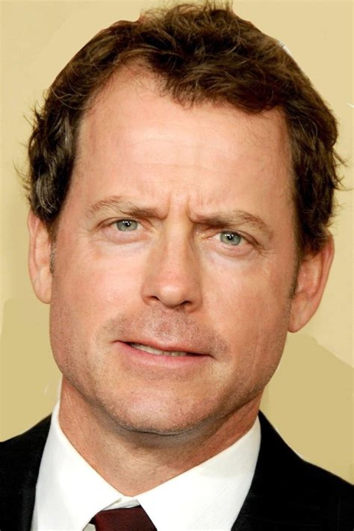 Greg Kinnear in 'Friends'