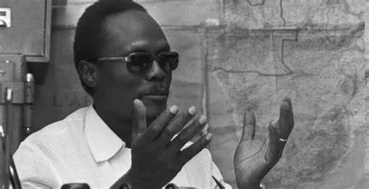 Holden Roberto Biography