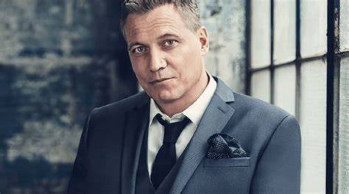 Holt McCallany Net Worth