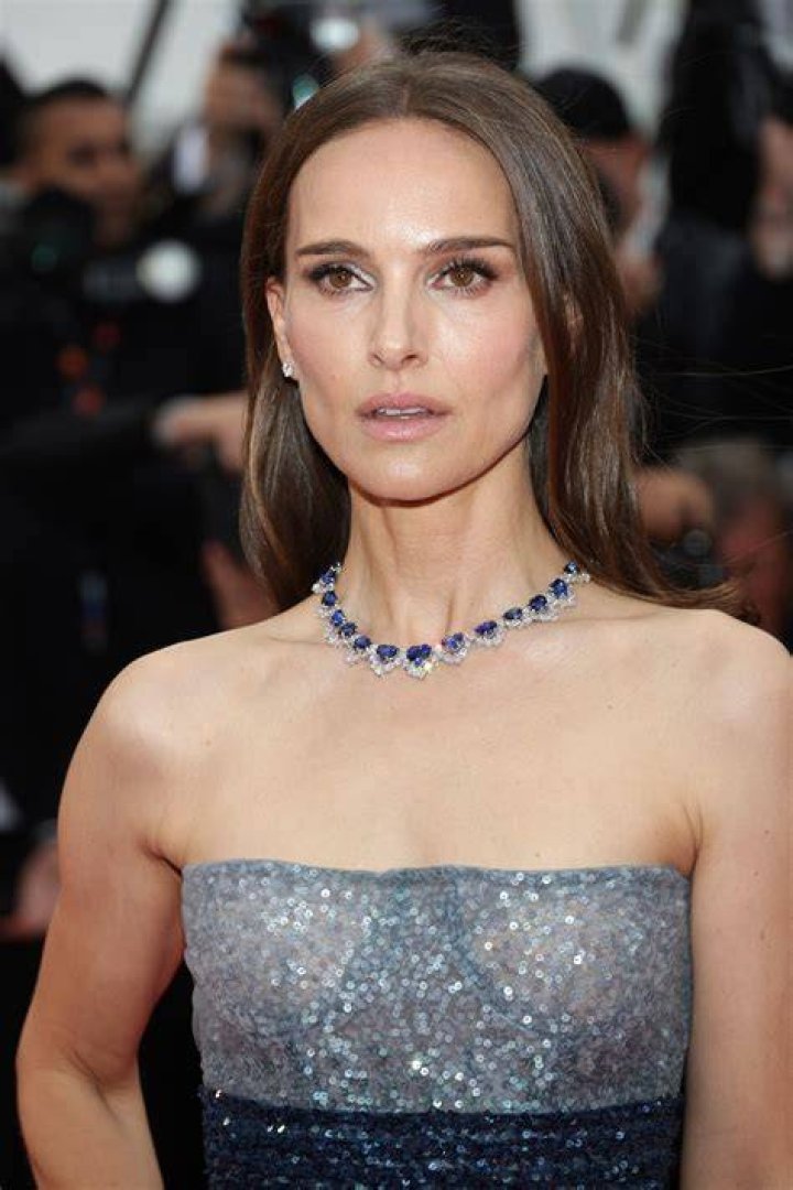 Is Natalie Portman dating Michael Fassbender? 1 Natalie Portman