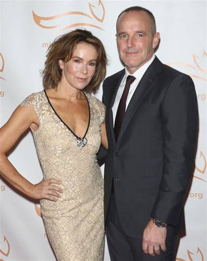 Why did Jennifer and Clark Gregg divorce?